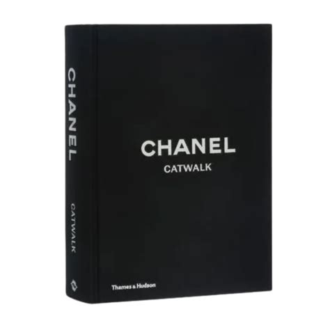 livro chanel capa dura